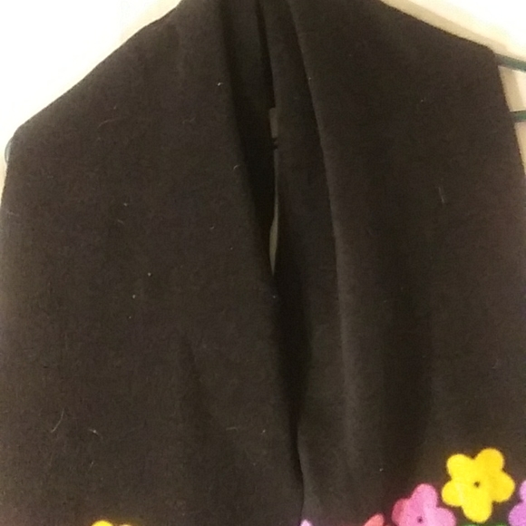 Scarf - Picture 2 of 5